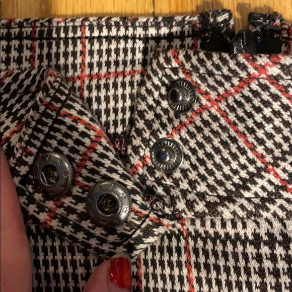 Express plaid mini skirt in red, white and black - Picture 8 of 12